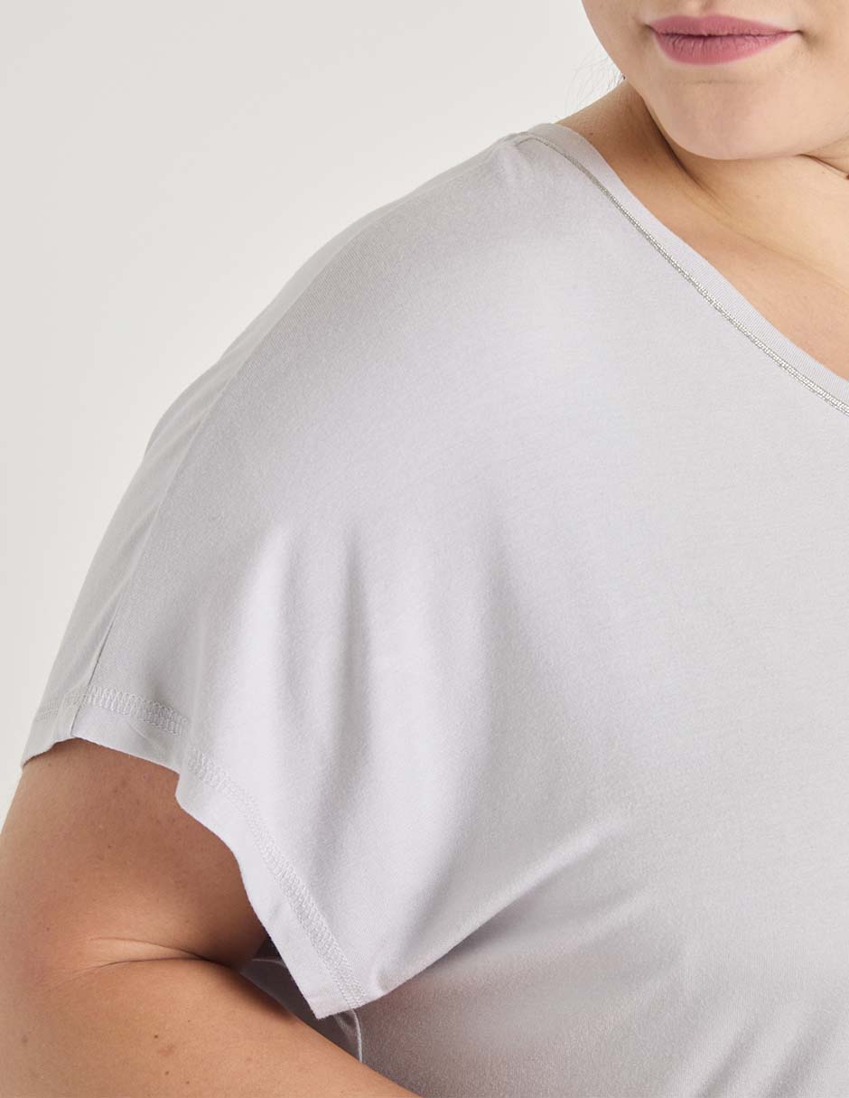 Playera manga corta cuello V para mujer