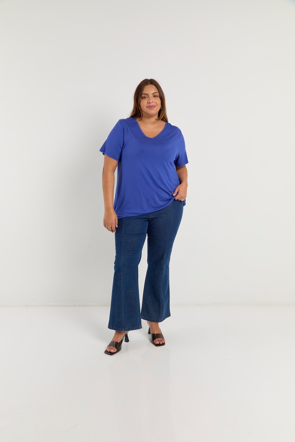 Playera manga corta Lieb Plus cuello v para mujer