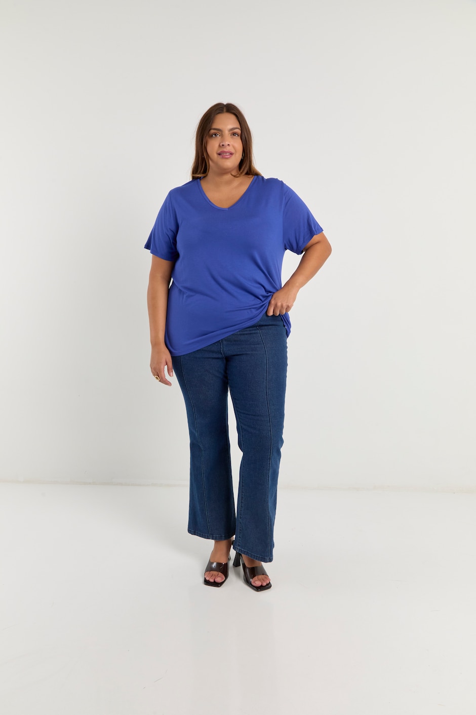 Playera manga corta cuello v mujer 5