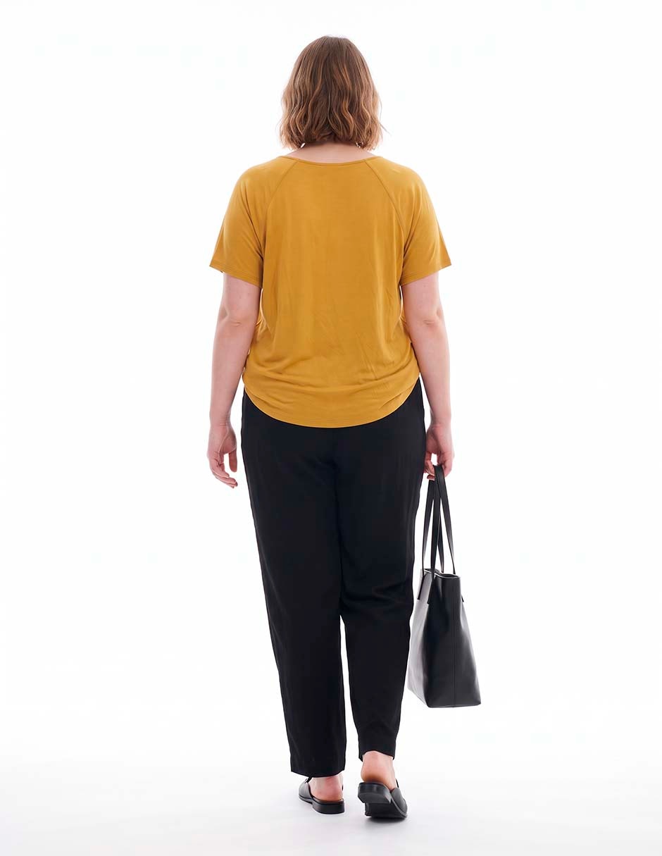 Playera manga corta cuello V para mujer 2