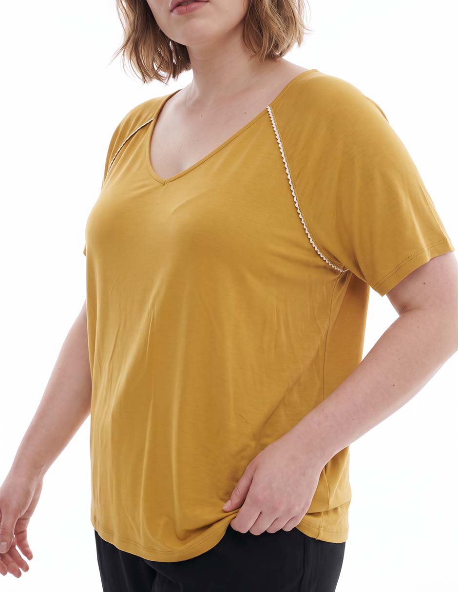 Playera manga corta cuello V para mujer 4