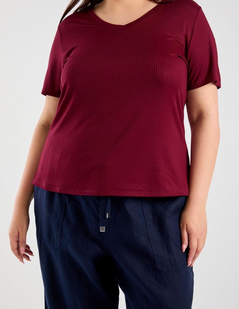 Playera manga corta Lieb Plus cuello V para mujer