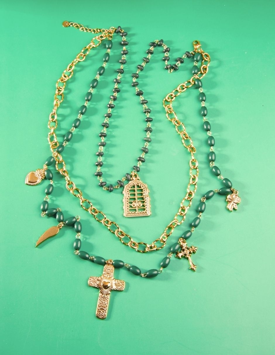 Collar de varios hilos de cruz 7